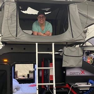 Meet your Posher, Liz